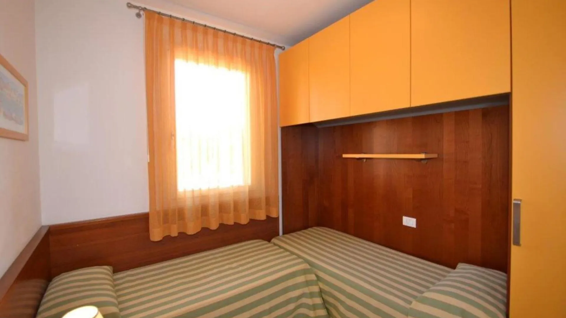 Seaside Comfort Flat With Modern Amenities Bibione Lägenhet