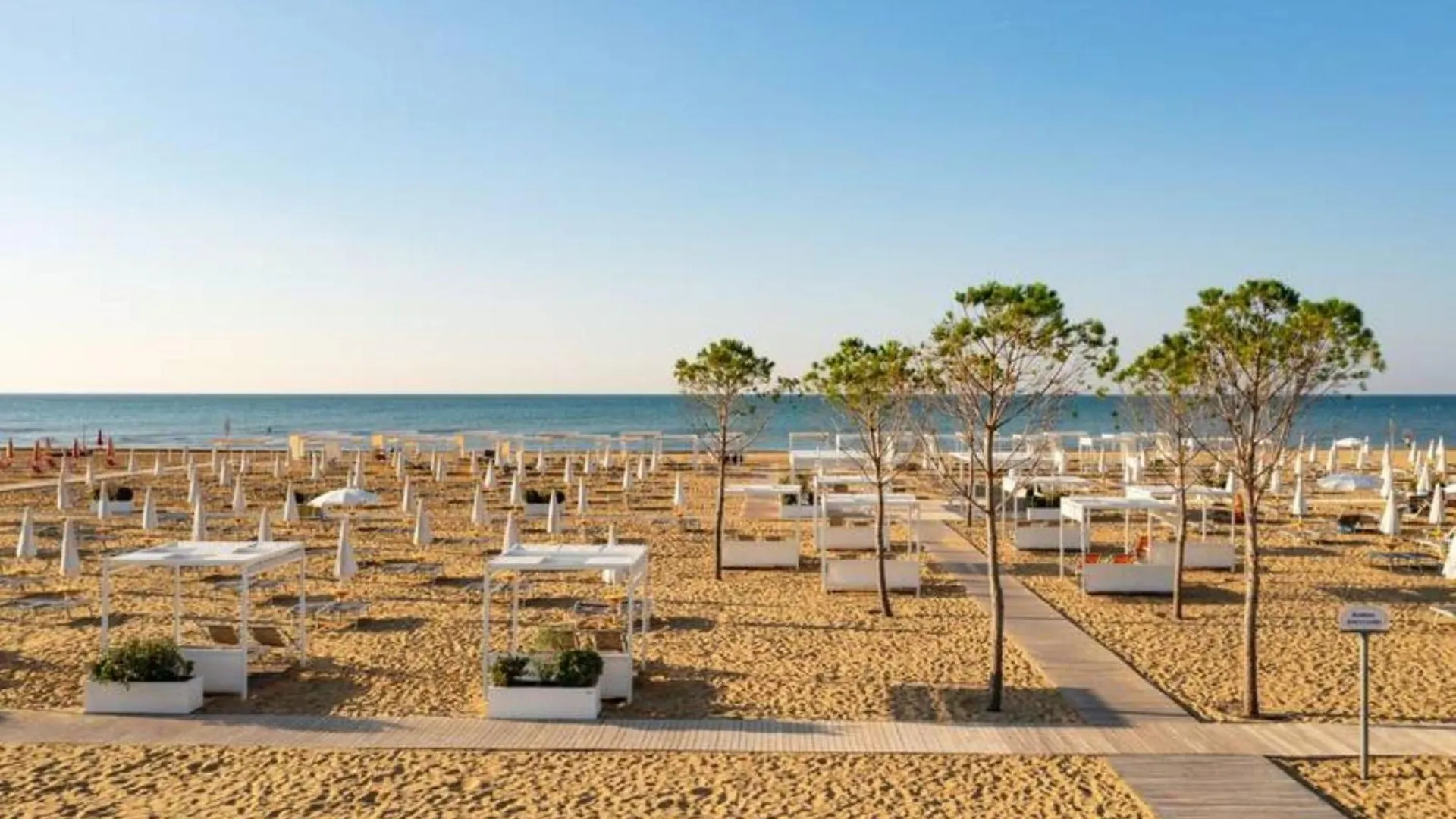 Seaside Comfort Flat With Modern Amenities Bibione